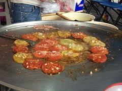 Comal con chalupas poblanas en el Barrio de Analco.