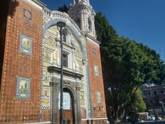 Detalle del Santuario de Guadalupe en Puebla